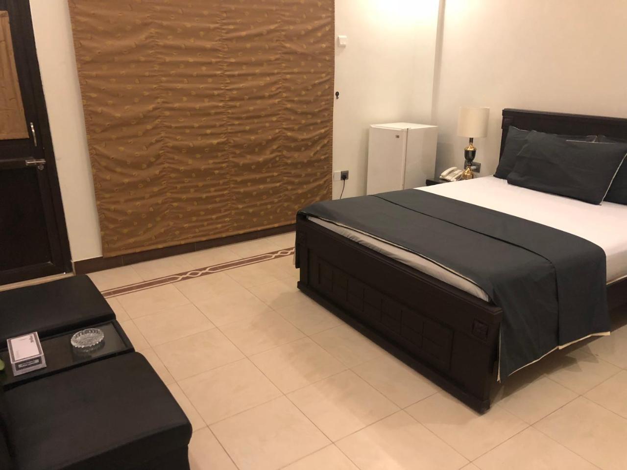 Sunset Suites Karachi Exterior photo