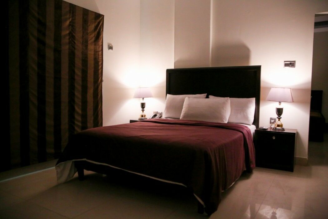 Sunset Suites Karachi Exterior photo